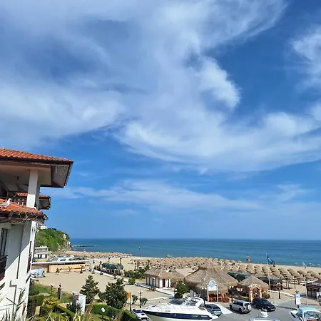 Diamond By The Sea *